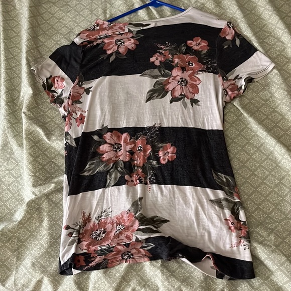 Maurices 24/7 tee - Picture 2 of 2